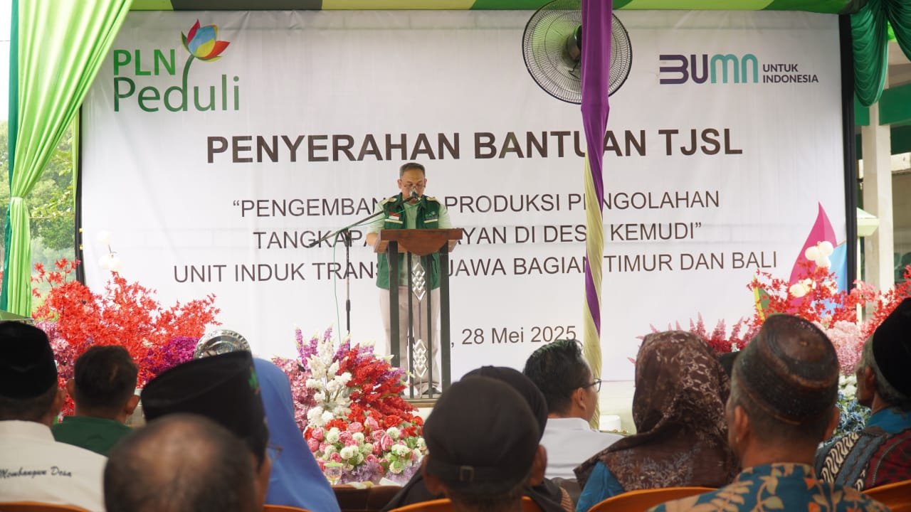 Program Electrifying Marine PLN UIT JBM Dukung Peningkatan Sektor Perikanan di Desa Kemudi